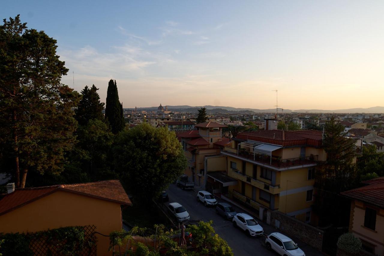 Chic Apt In Villa - Dolcevita Holiday Floransa Dış mekan fotoğraf