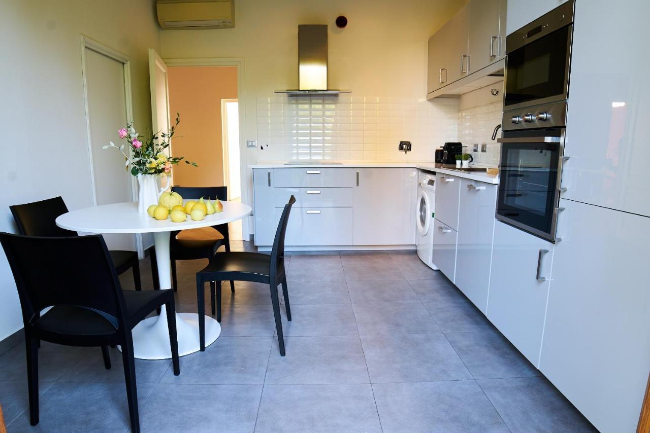 Chic Apt In Villa - Dolcevita Holiday Floransa Dış mekan fotoğraf