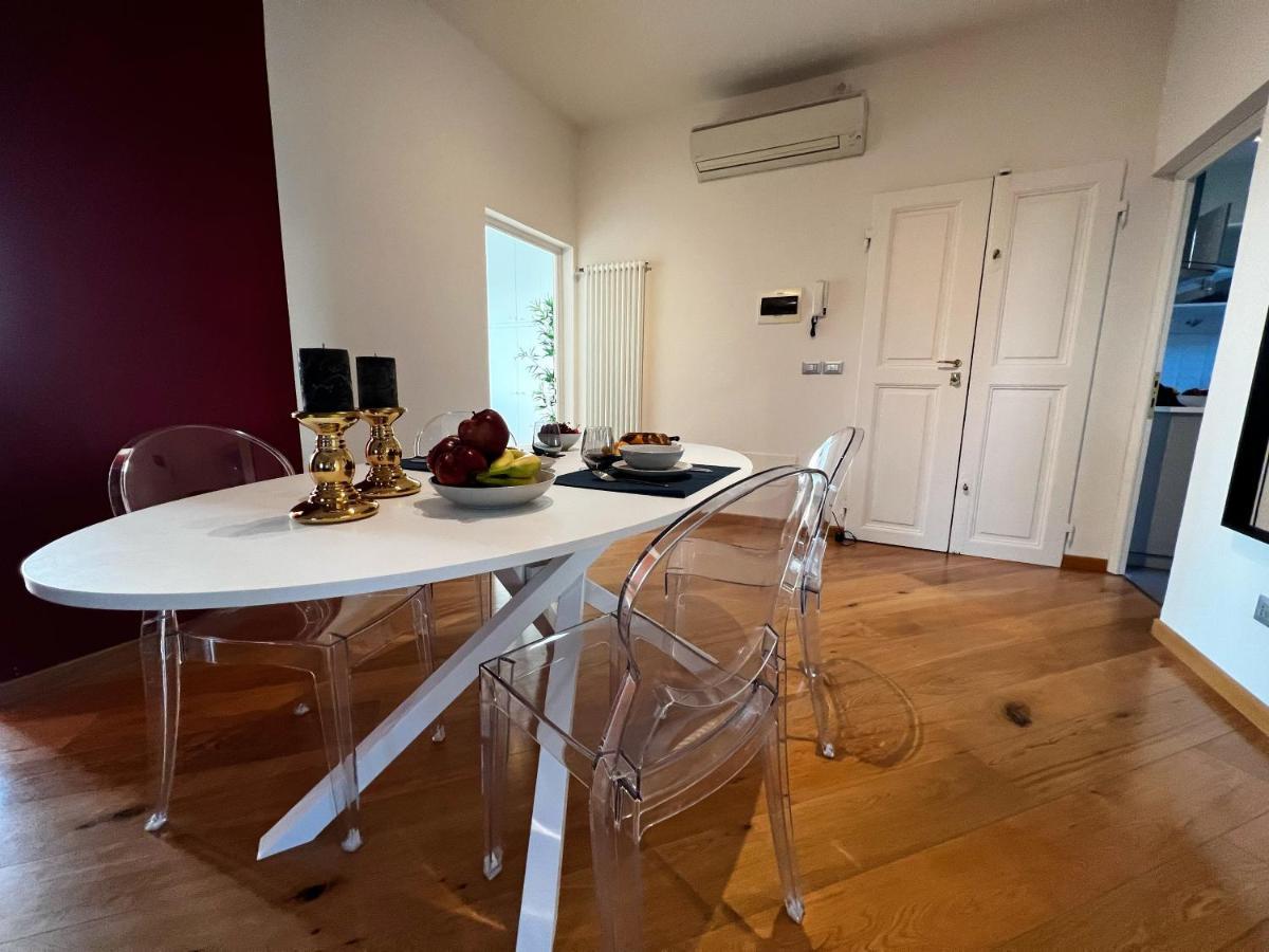 Chic Apt In Villa - Dolcevita Holiday Floransa Dış mekan fotoğraf